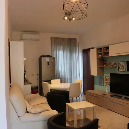Rosenthal Flat Naples